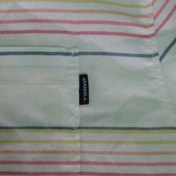 NWOT O'Neill Short-Sleeve Button-Down Shirt - Picture 6 of 7